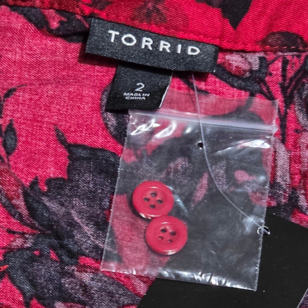 Torrid Tunic Top Womens Smocked Floral Button Down Red Black 2X NEW - Picture 3 of 13
